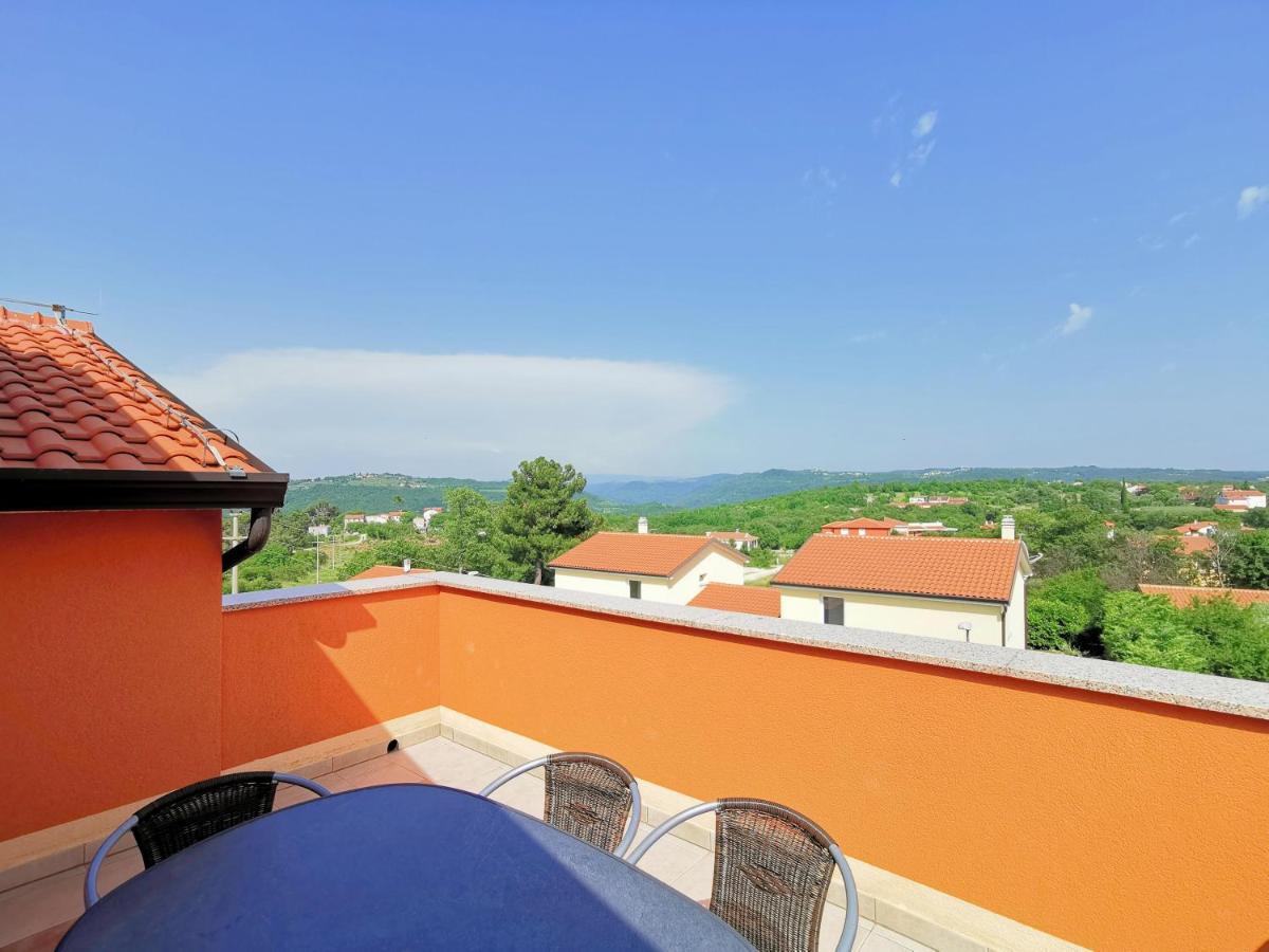 Apartments Kaja By Rent Istria Kaštel Exterior foto