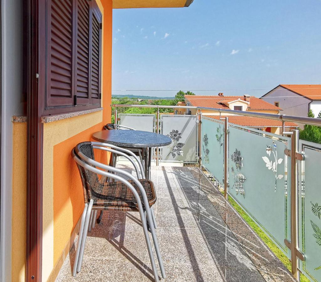 Apartments Kaja By Rent Istria Kaštel Exterior foto
